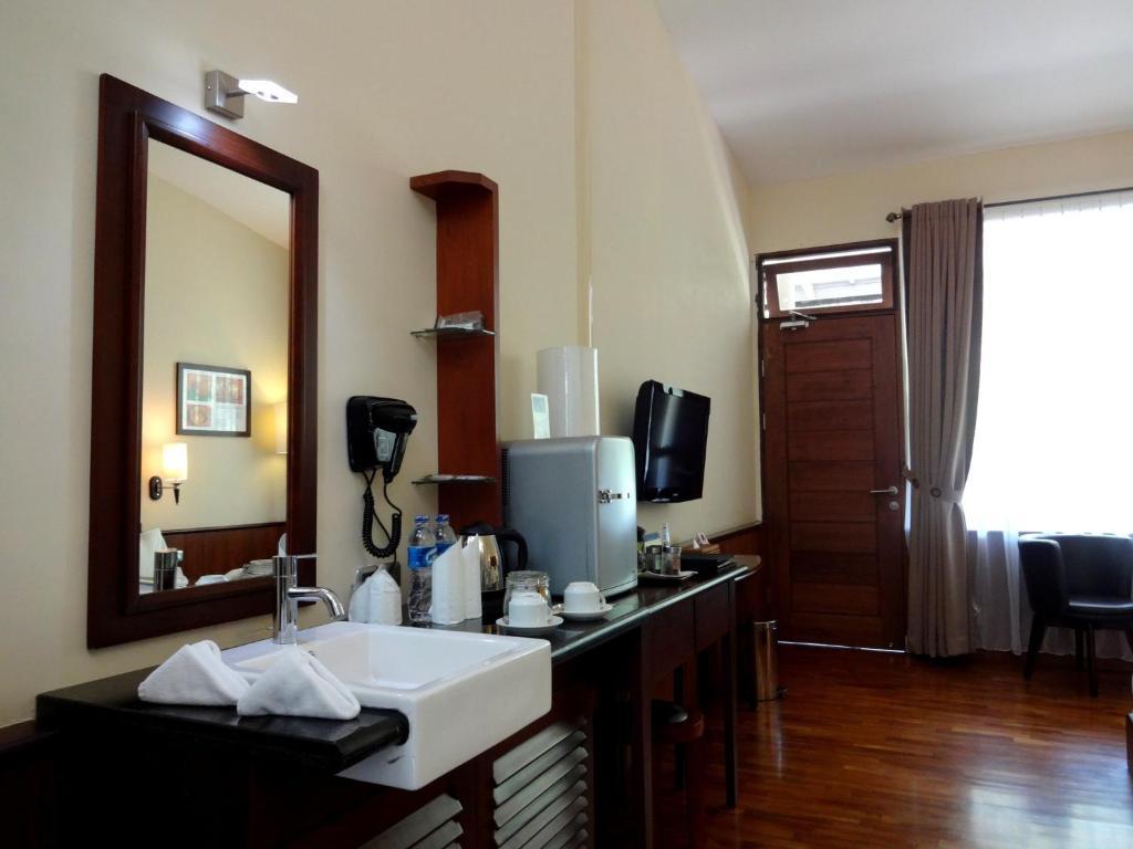 Taman Simalem Resort Tongging Chambre photo