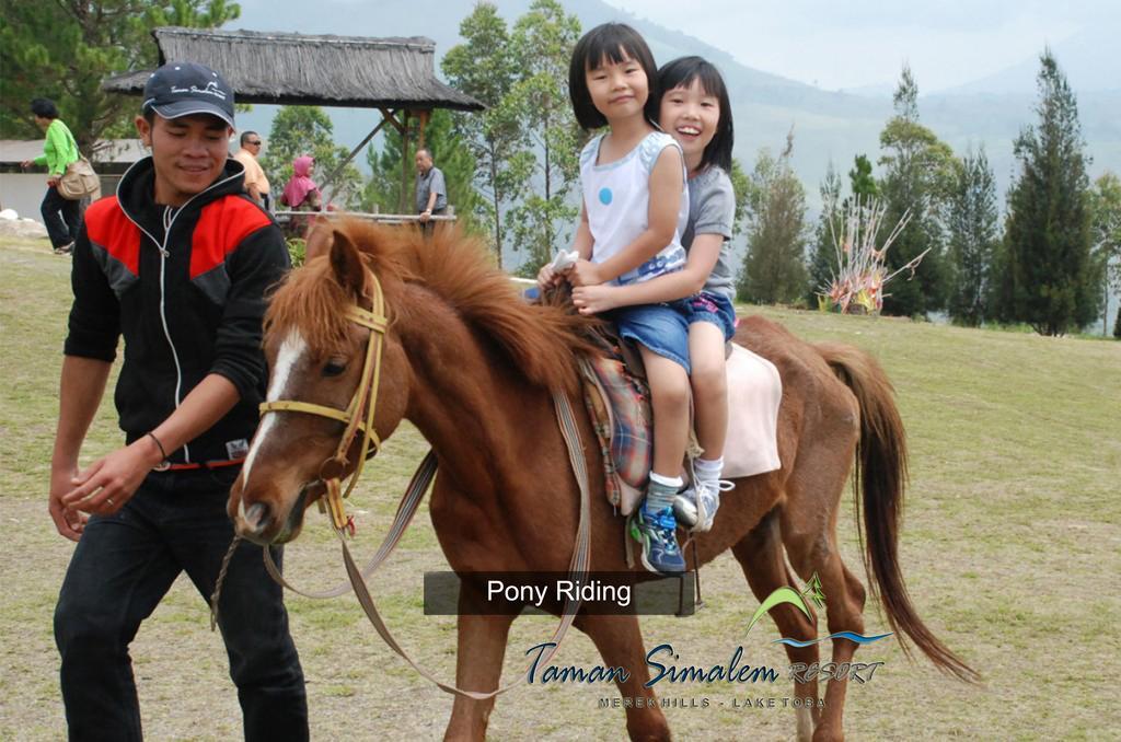 Taman Simalem Resort Tongging Extérieur photo